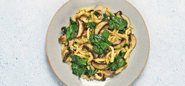 Eierspätzle mit Babyspinat & Champignons